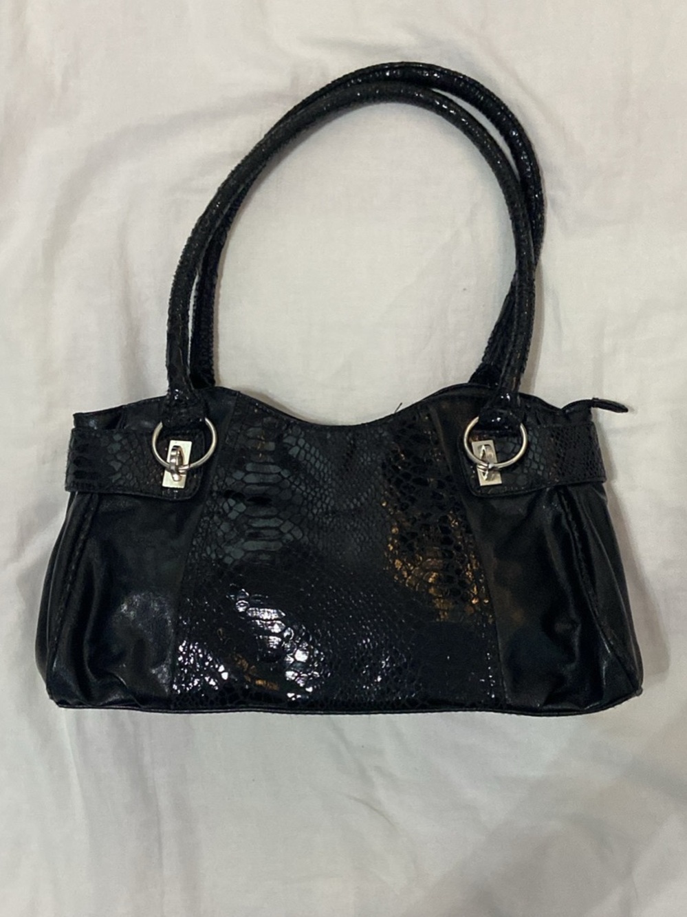 Black Y2K Shoulder Bag with Faux Snakeskin